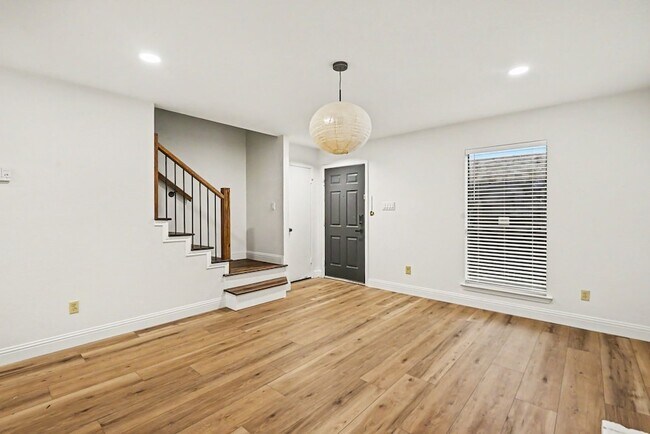 Foto del edificio - 2101 Mistletoe Ave