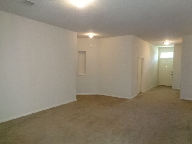 Foto del edificio - 9807 Woodhollow Dr