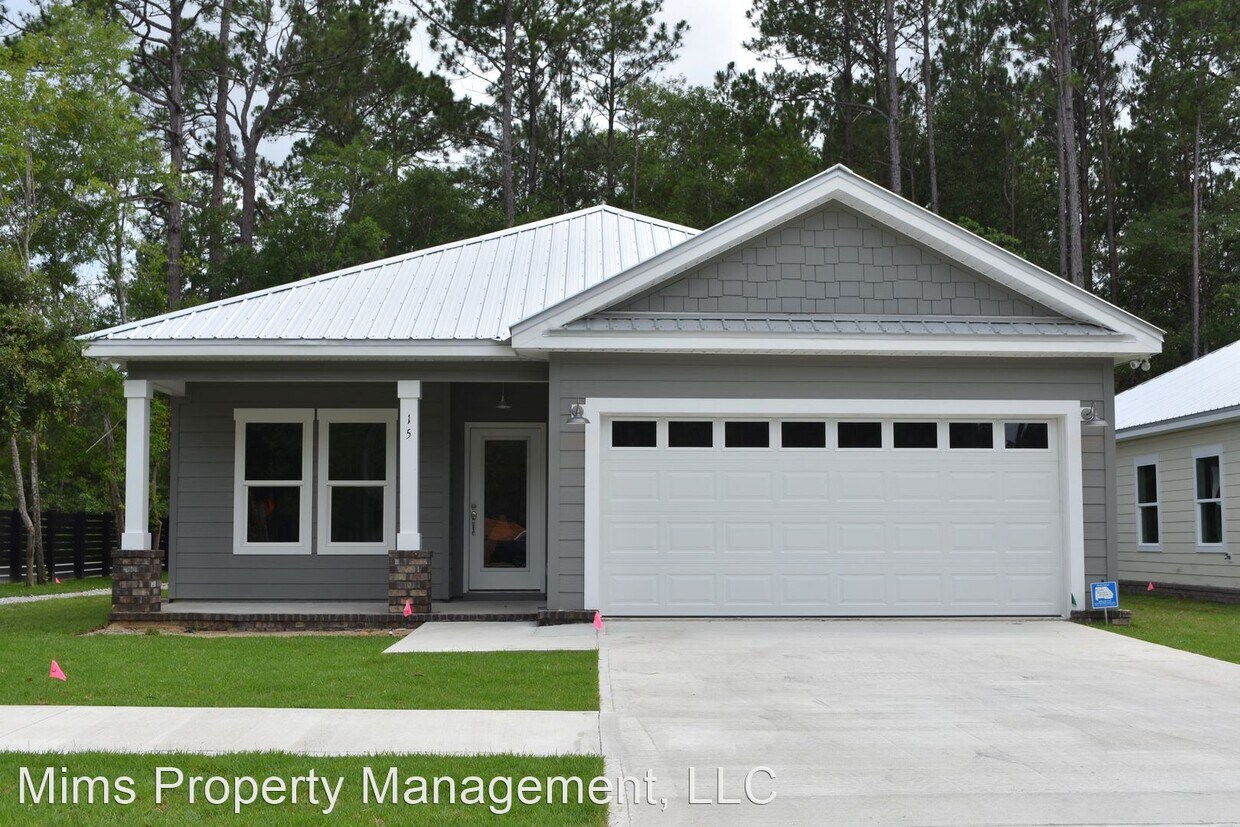 Primary Photo - 3 br, 2 bath House - 15 Oakfield Dr