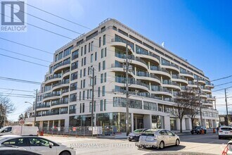 Building Photo - 689-689 The Queensway