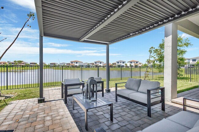 Foto del edificio - 16608 Cove Rd