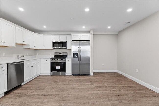 Building Photo - 202 Central St