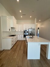 Building Photo - 128 N Lone Rock Dr