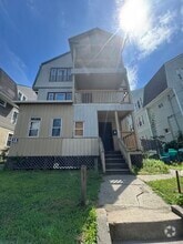 Building Photo - 494 Edgewood St