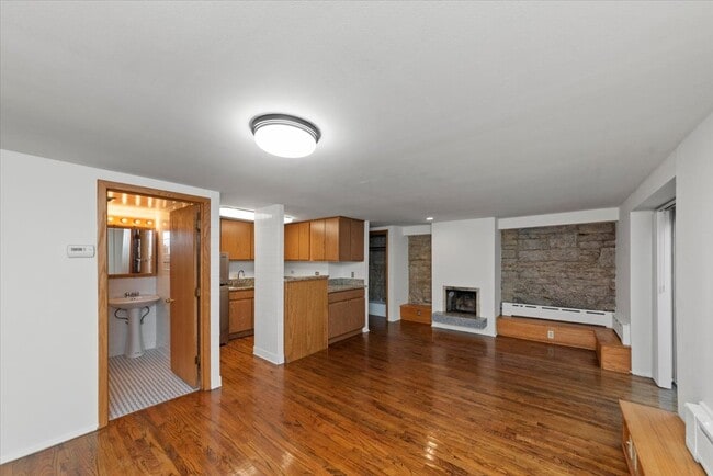 Foto del edificio - 534 W Belden Ave