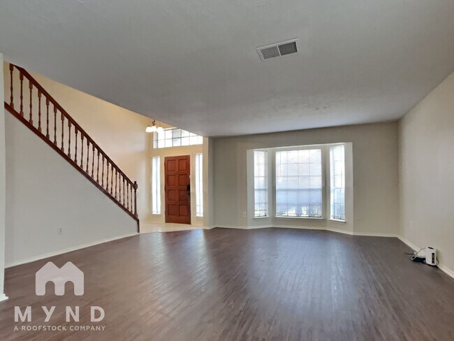 Foto del edificio - 13311 Raven Flight Dr