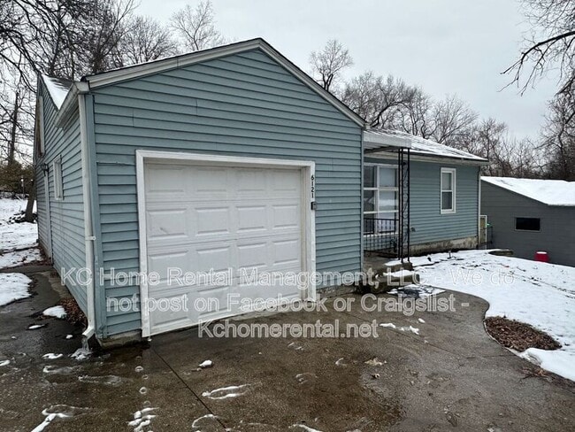 Foto del edificio - 6121 Rowland Ave