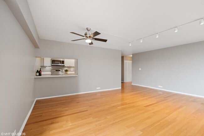 Foto del edificio - 4250 N Marine Dr