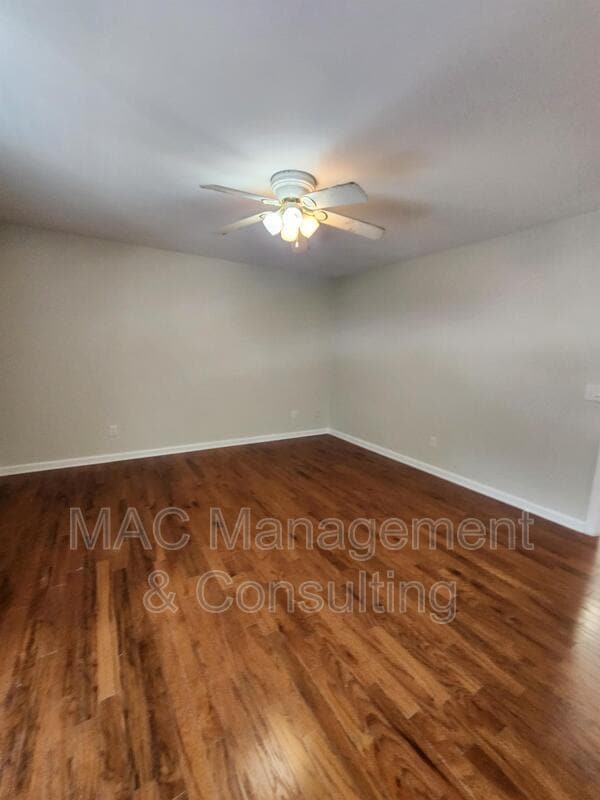 Foto del edificio - 916 Bill Smith Rd