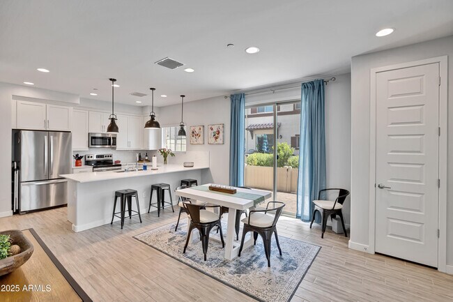 Foto del edificio - 4100 S Pinelake Way