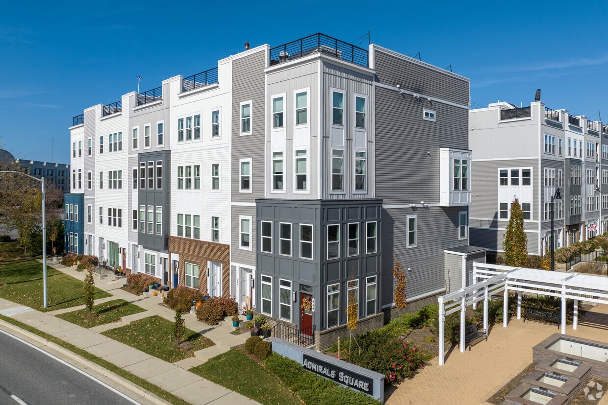 Primary Photo - Admirals Square Condominium Homes