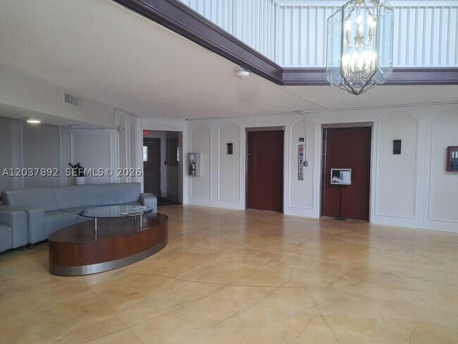 Foto del edificio - 2025 NE 164th St
