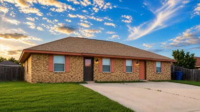 Building Photo - 106 Horseshoe Dr