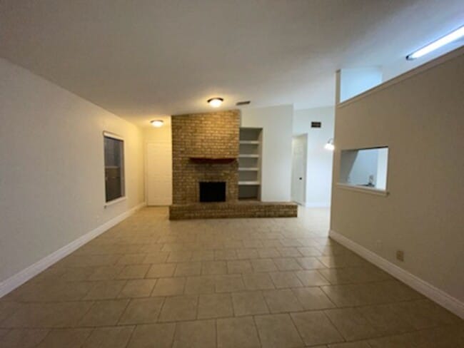 Building Photo - Woodstone