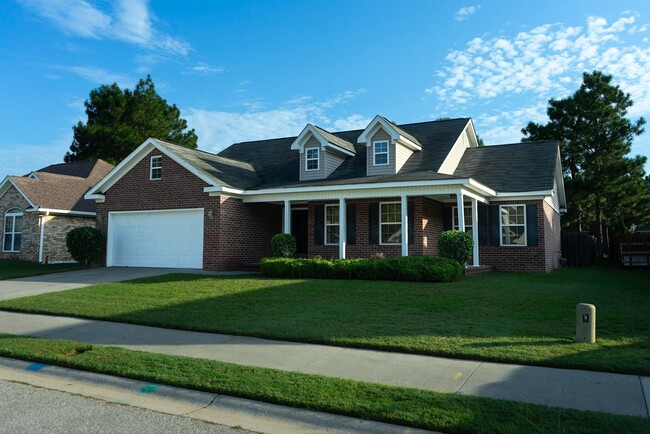 Foto del edificio - 608 Butler Springs Cir