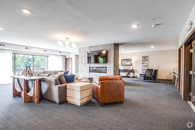 Community Room Bldg 1 - Longhaus