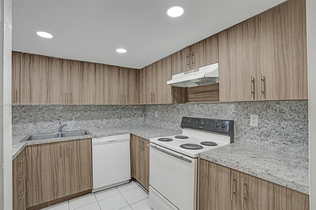 Building Photo - 7000 NW 186th St