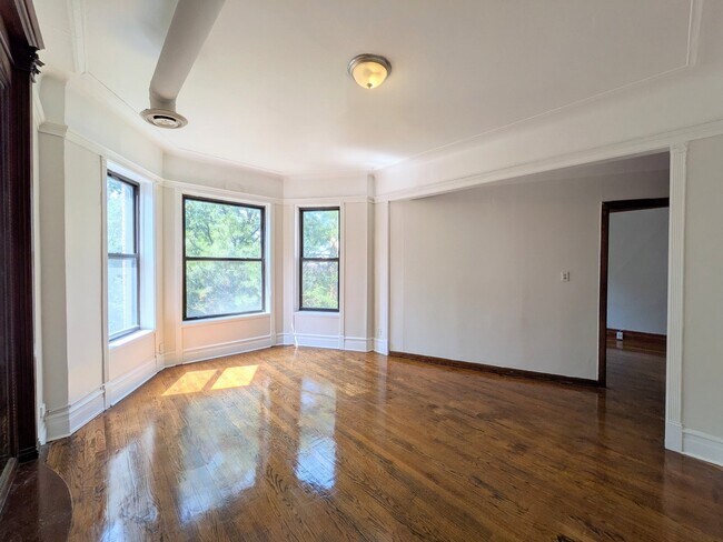 Foto del edificio - 4943 N Winthrop Ave