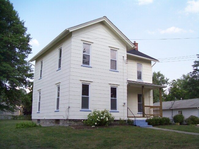 Building Photo - 2 Laird Ave NE