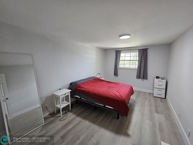 Foto del edificio - 101 E McNab Rd