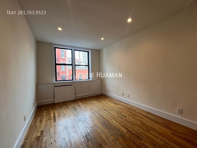Building Photo - 154 Prince St
