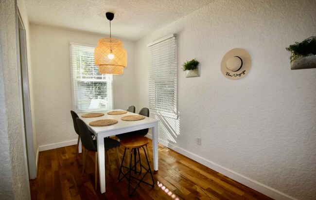 Foto del edificio - 1810 Thacker Ave