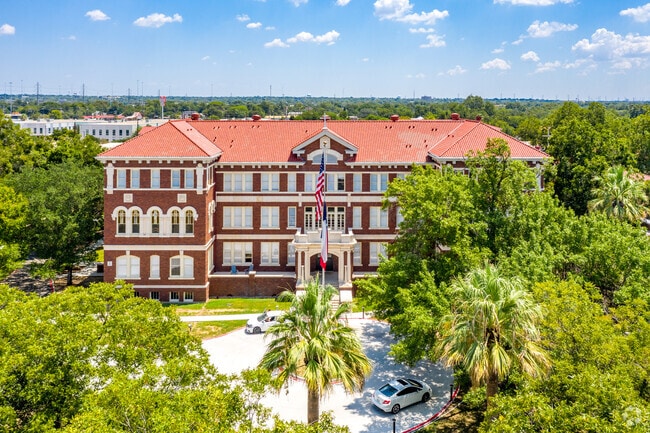 Building Photo - The St. John