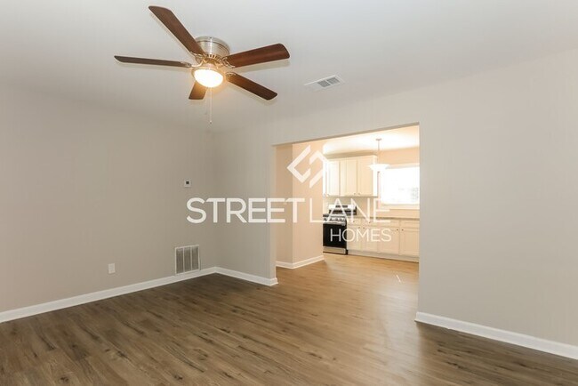 Building Photo - REDUCED! - NOW OFFERING $1000 OFF FIRST FU...