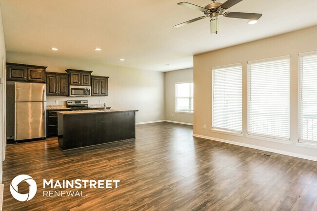 Building Photo - 203 NE Katie Ct