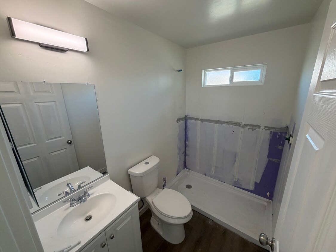 Foto del edificio - 4813 Almaguer Ave