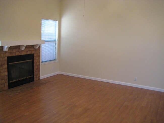 Building Photo - 29386 Taylor Ave