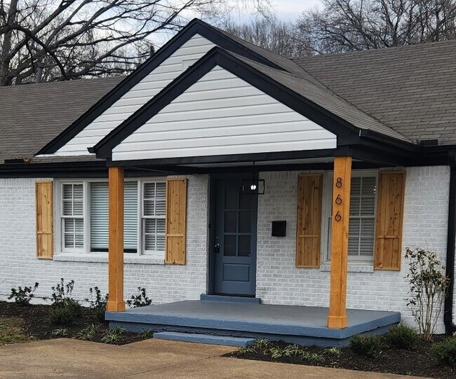 Building Photo - 866 Colonial Rd