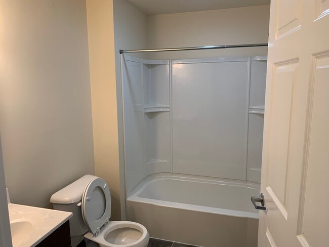 Foto del edificio - 533 E Orange St