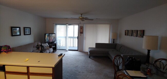 Building Photo - 500 Fairway Village Dr