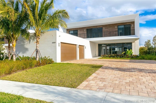 Building Photo - 16630 Sunset Way