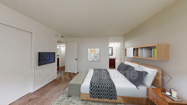 Foto del edificio - 915 Lakeside Dr