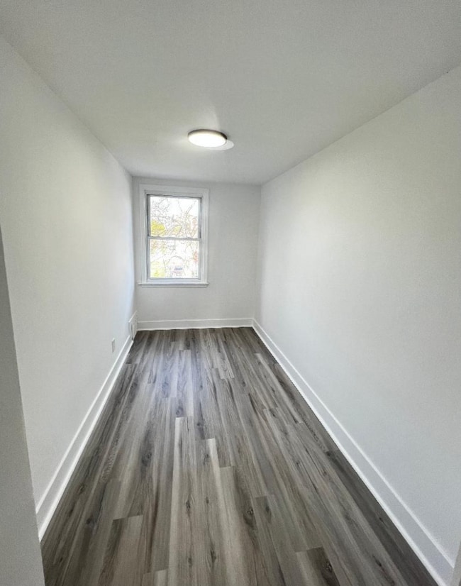 Foto del edificio - 358 W 21st St