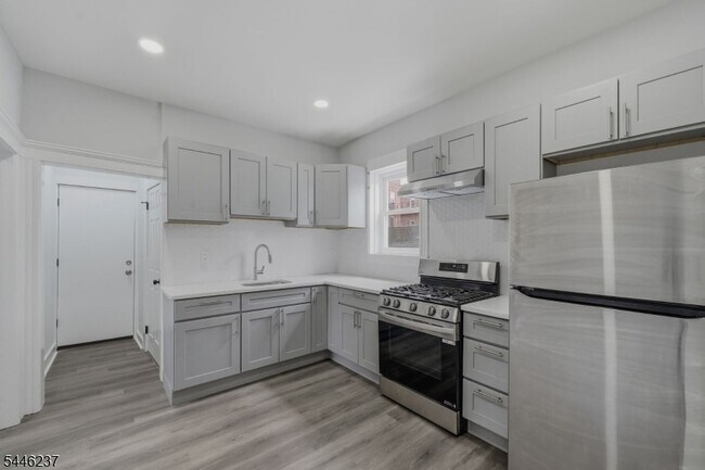Foto del edificio - 489 E 22nd St