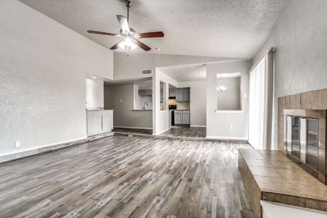 Stylishly Updated Home with Spacious Living and Ample Outdoor Space - Stylishly Updated Home with Spacious Living and Ample Outdoor Space