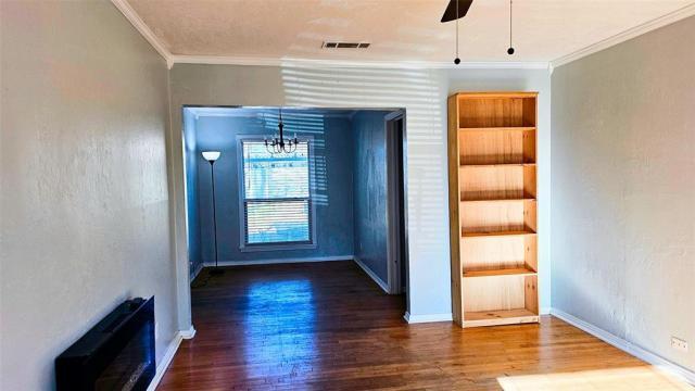 Building Photo - 2 bedroom in Dallas TX 75227