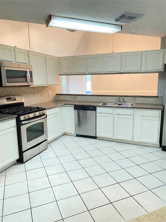 Building Photo - 2911 Bentley Ct