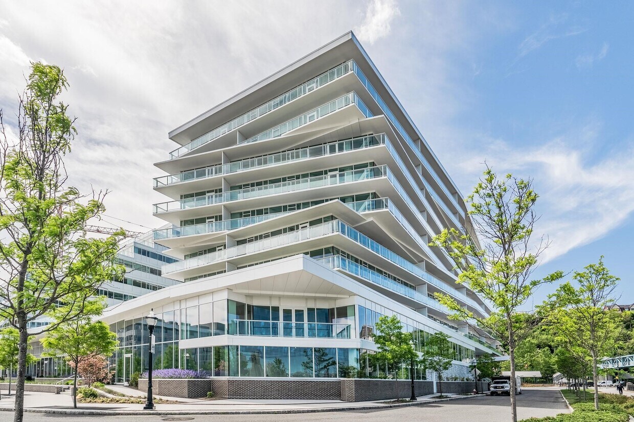 Foto principal - 800 Ave at Port Imperial Blvd