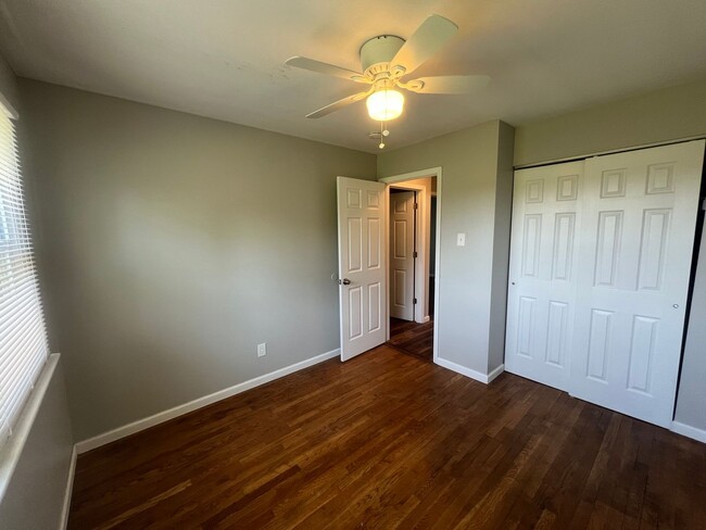 Foto del edificio - Spacious 4-Bedroom Home in Highly Desirabl...