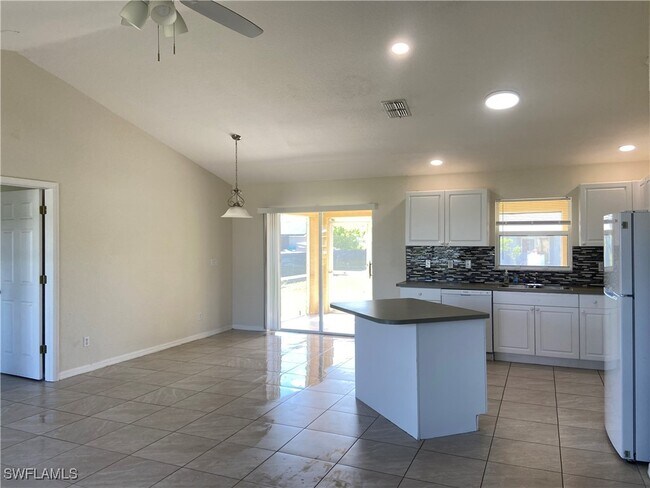 Foto del edificio - 2516 NW 14th Pl