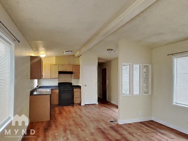 Building Photo - 979 45th St