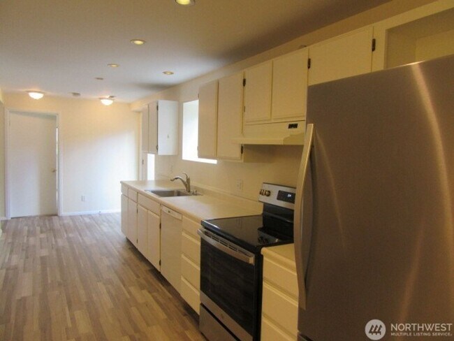 Foto del edificio - 2Bd/.75Ba Kirkland Condo