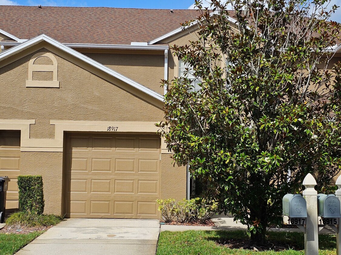 Primary Photo - 2 Bedroom, 1.5 bath townhome in gated comm...