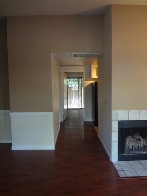 Building Photo - 5909 Country Ln