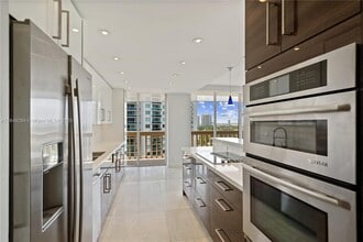 Building Photo - 19355 Turnberry Way