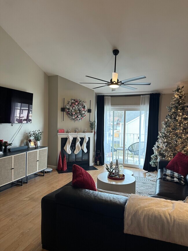 Sala de estar - 66 Ponwood Cir